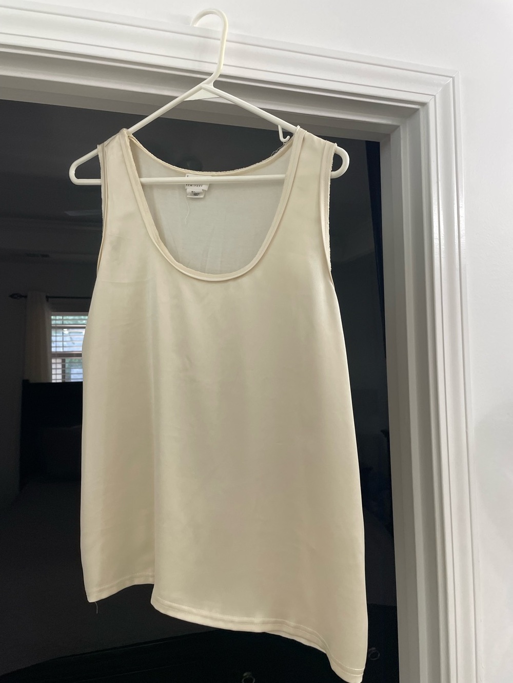 Nicole Miller Cream Scoop Neck Tank Top